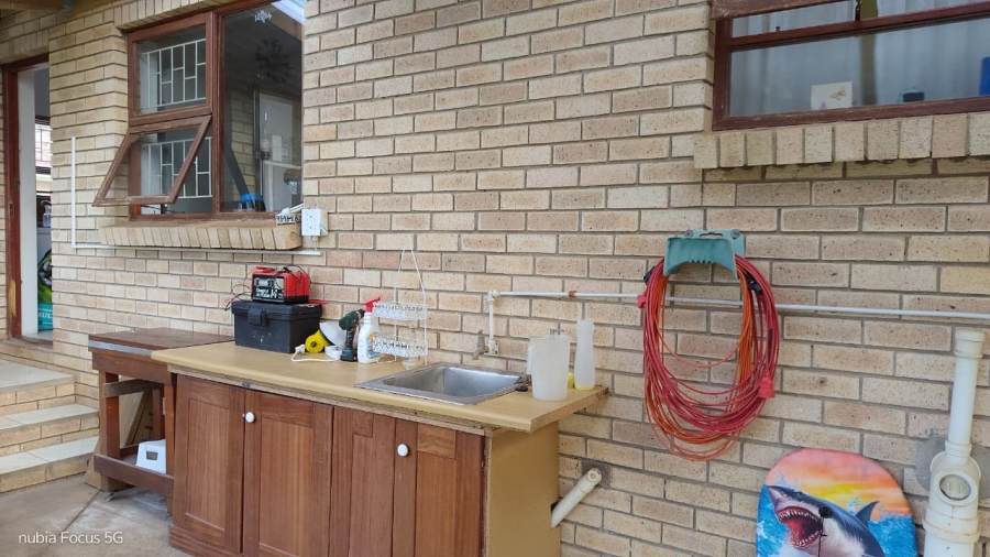 3 Bedroom Property for Sale in C Place Eastern Cape